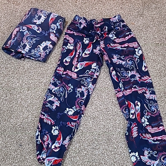 Liz Claiborne Other - 4/$25 Liz Claiborne Small BLUE pjs blanket and top included 💙